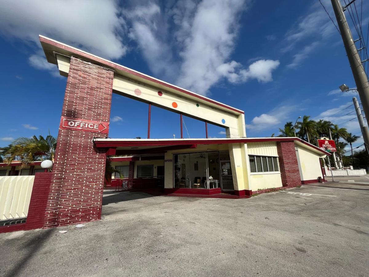 Palacio Inn Motel Miami Springs Exterior photo