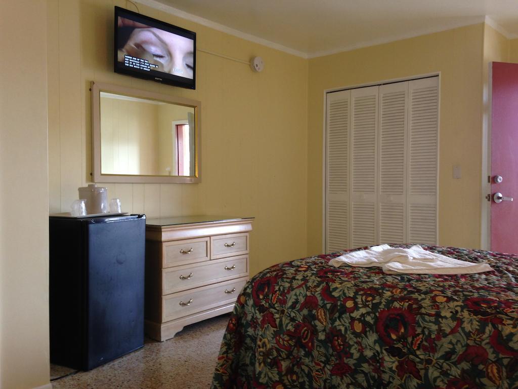 Palacio Inn Motel Miami Springs Room photo